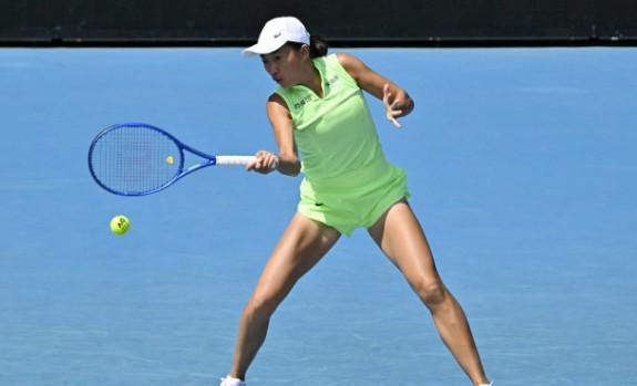 167棋牌-张帅0-2兹沃纳列娃,遭遇WTA1000多哈站资格赛一轮游